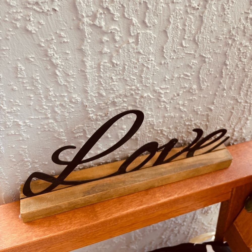 LOVE DECOR SIGN🤍 - Picture 2 of 3